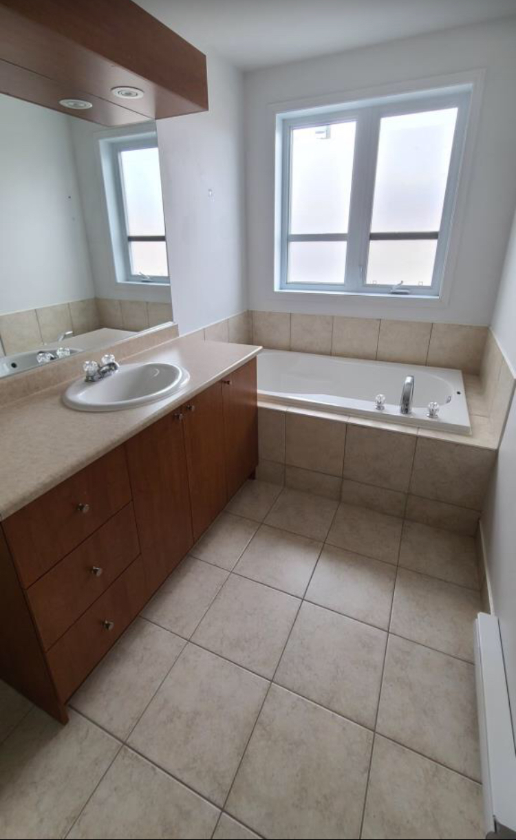 Rent residential apartment 0.00sqf. in Saint-Lambert-de-Lauzon, Quebec, Canada image 8