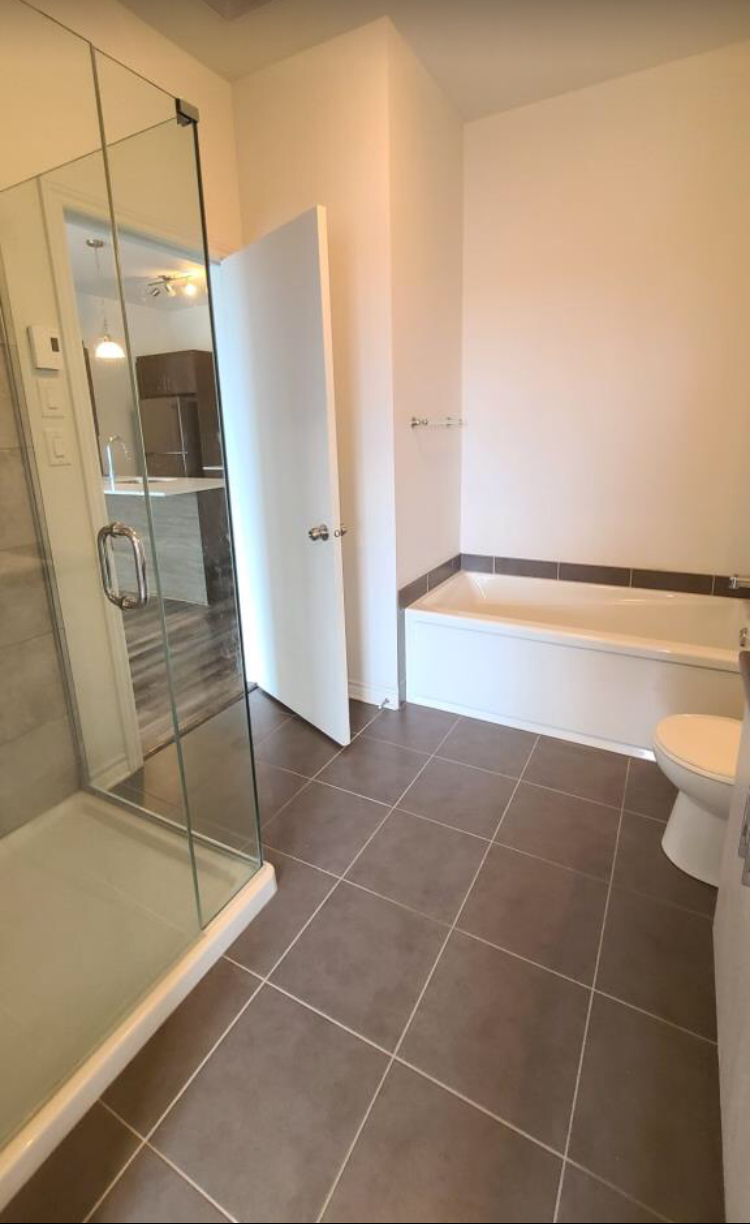 Rent residential apartment 950.00sqf. in Brossard, Quebec, Canada image 15