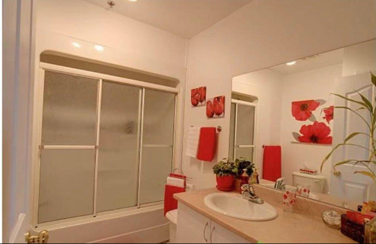 Buy residential apartment 844.97sqf. in Brossard, Quebec, Canada image 6