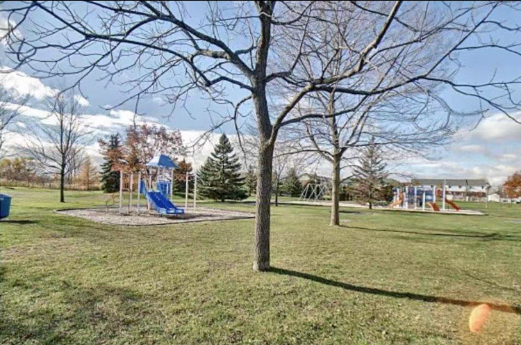 Buy residential apartment 844.97sqf. in Brossard, Quebec, Canada image 14