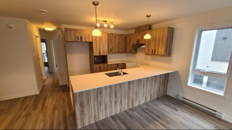 Rent residential apartment 83.50sqf. in Brossard, Quebec, Canada image 6