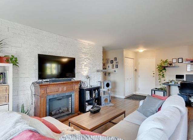 Buy residential apartment 1006.43sqf. in La Prairie, Quebec, Canada image 4
