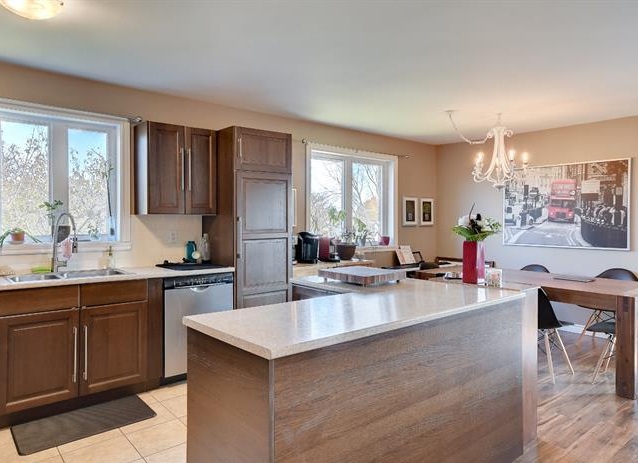 Buy residential apartment 1006.43sqf. in La Prairie, Quebec, Canada image 5