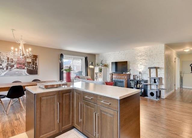 Buy residential apartment 1006.43sqf. in La Prairie, Quebec, Canada image 8