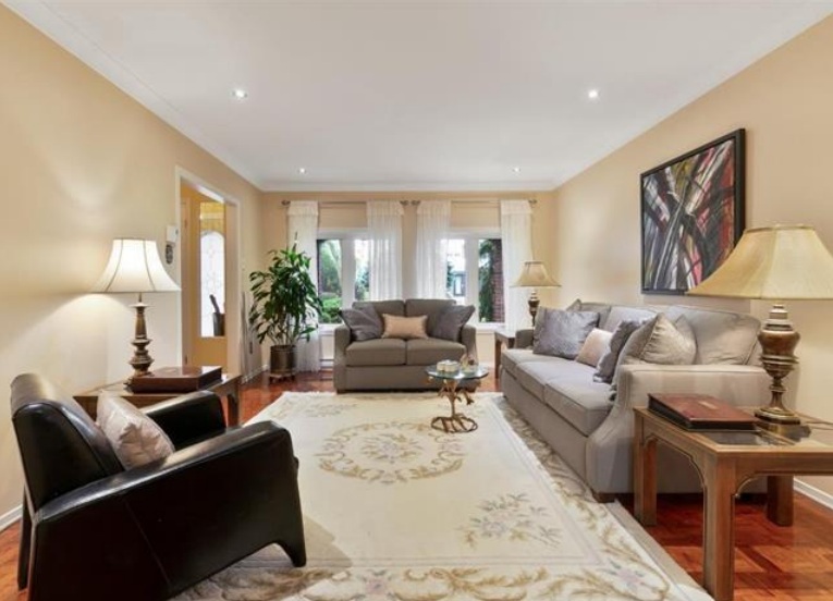 Rent residential two or more storey 2838.00sqf. in Montréal, Quebec, Canada image 2