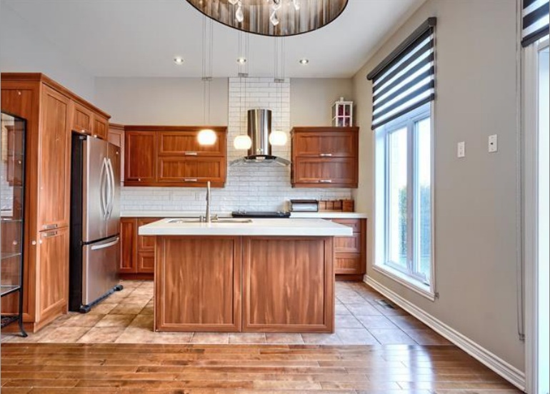 Rent residential split level 0.00sqf. in Brossard, Quebec, Canada image 3