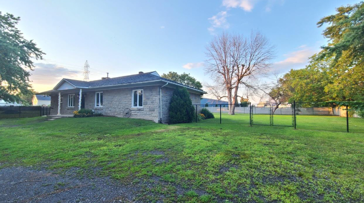 rent a residential in CA Brossard
