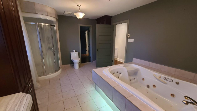 Rent residential bungalow 0.00sqf. in Brossard, Quebec, Canada image 18